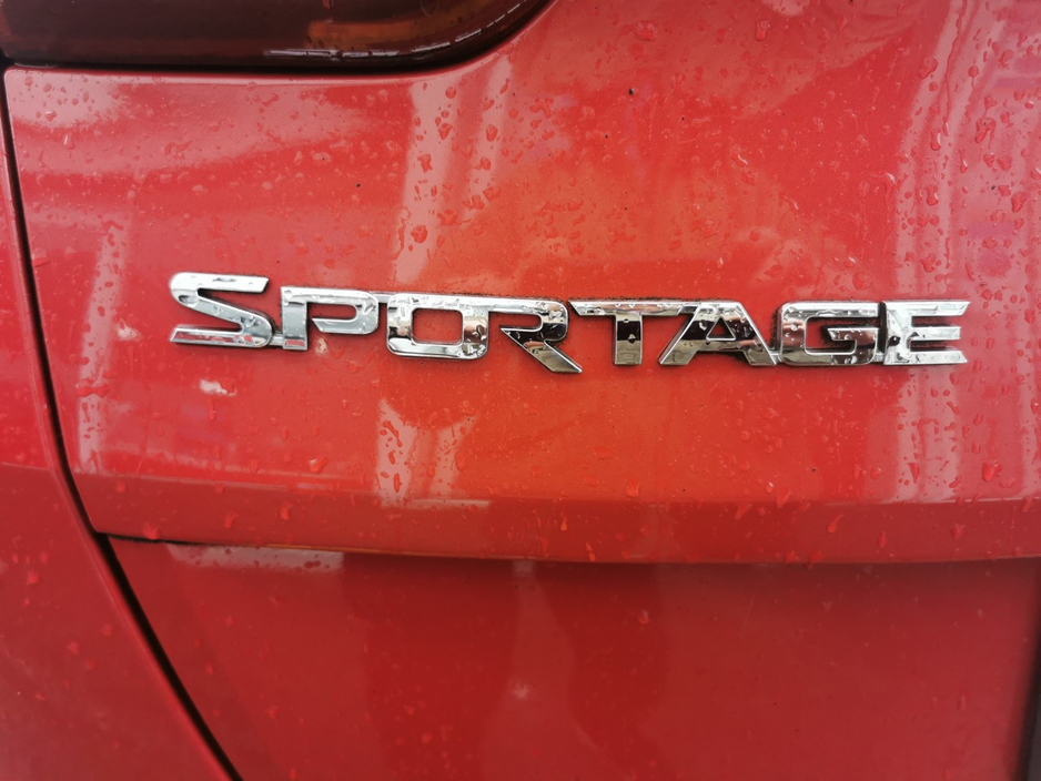 2019 Kia Sportage - image 2