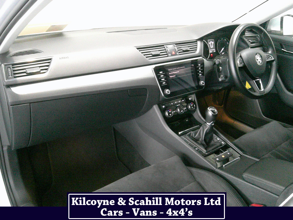 2017 Skoda Superb - image 20