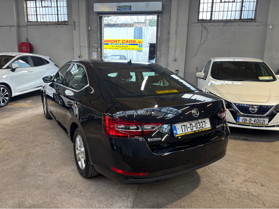 2017 Skoda Superb - image 16