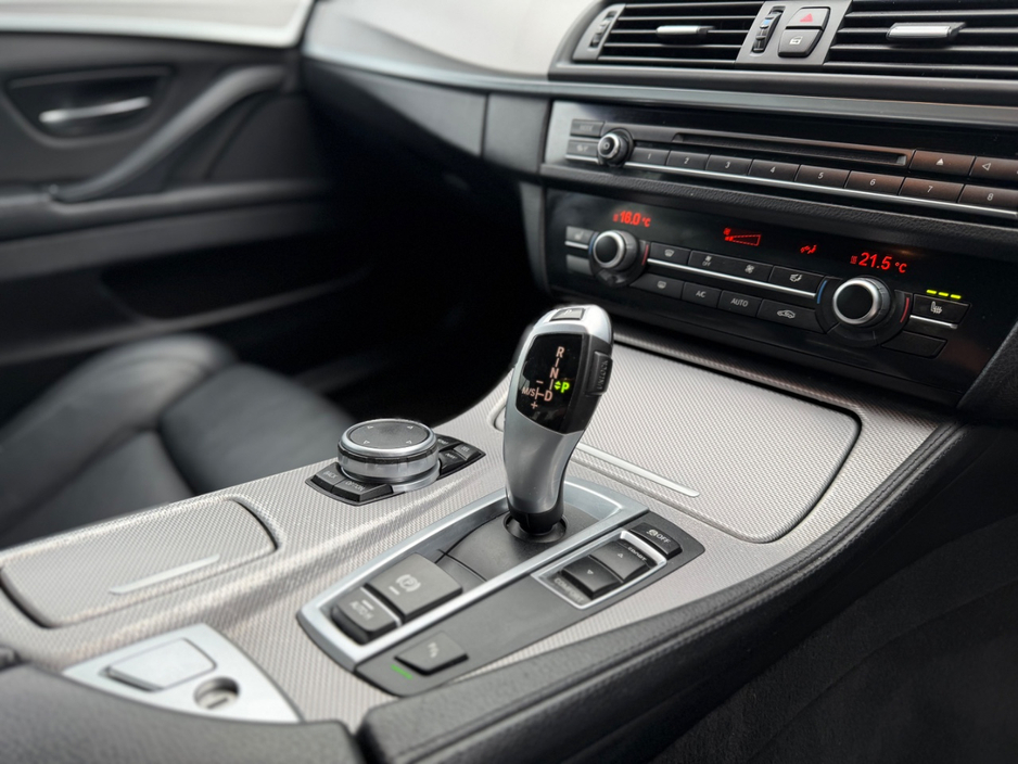 2016 BMW 5 Series - image 20