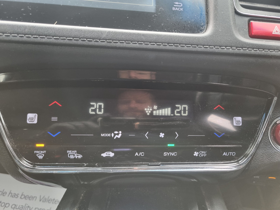 2015 Honda Vezel - image 11