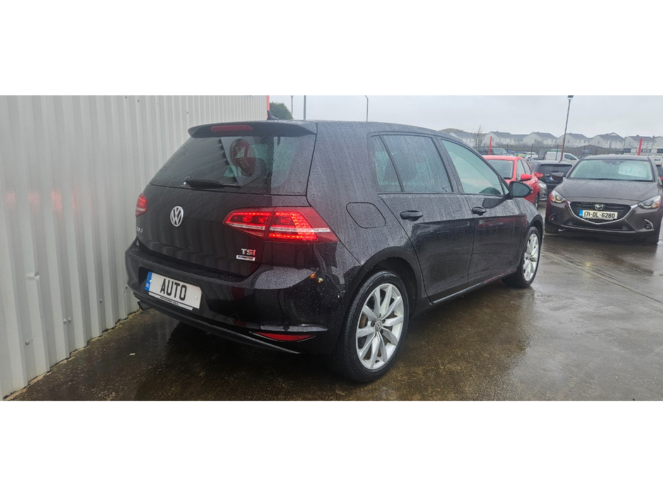 2017 Volkswagen Golf - image 13