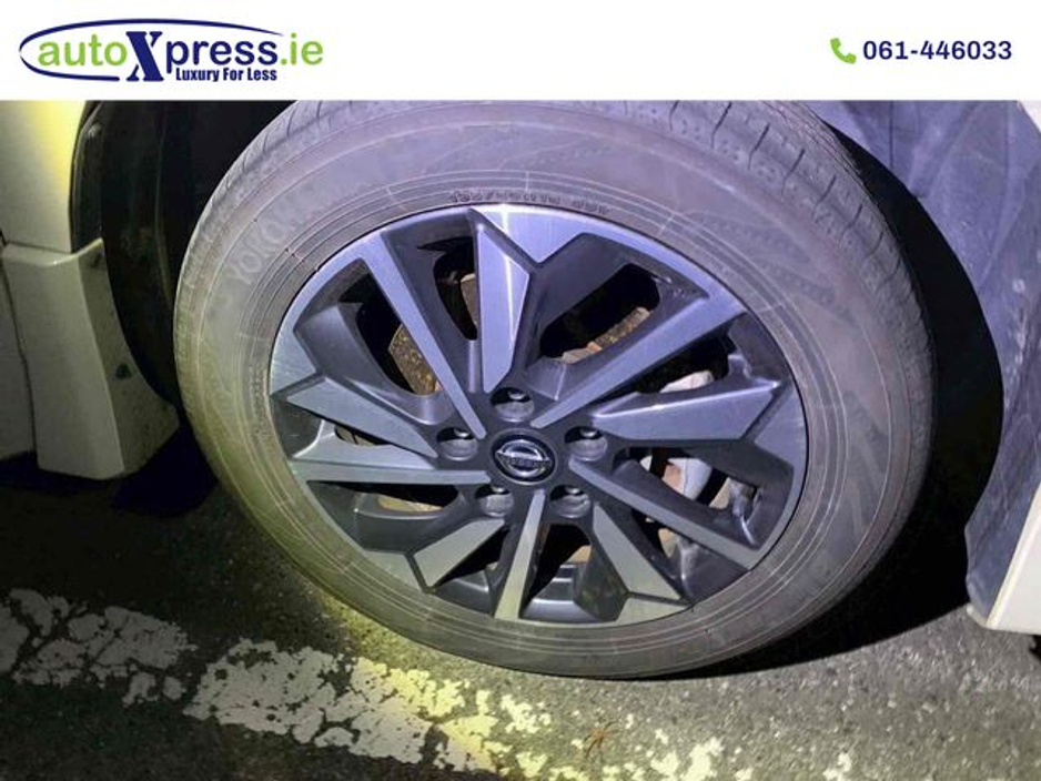 2020 Nissan Serena - image 6