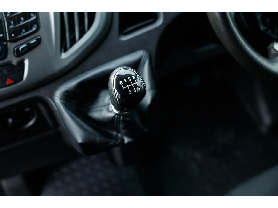 2017 Ford Transit - image 7