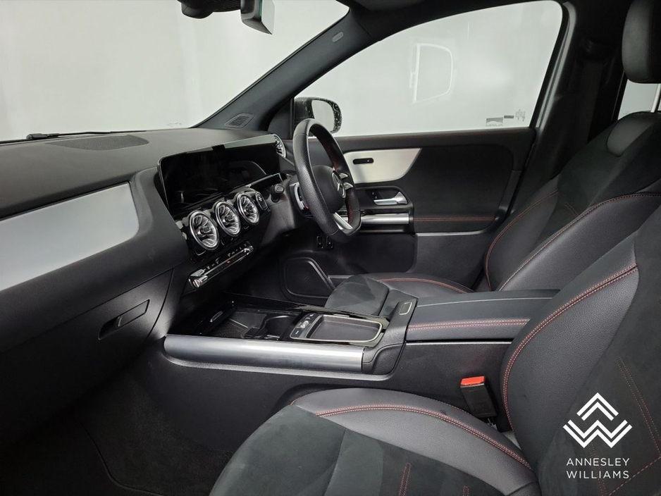 2025 Mercedes-Benz GLA Class GLA250e AMG Line Executive Exclusive Edition