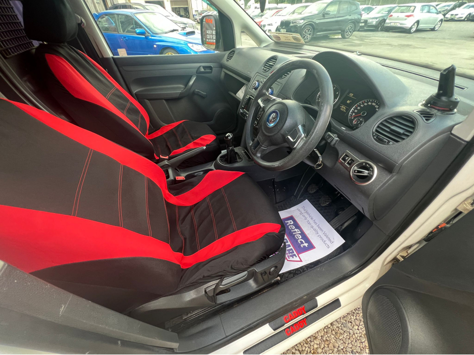 2013 Volkswagen Caddy - image 9