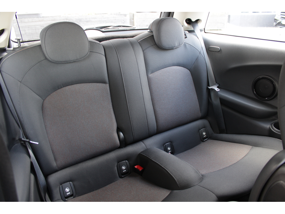 2019 MINI Cooper - image 17