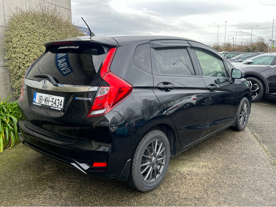2018 Honda Fit AUTOMATIC HYBRID 1.5 PETROL //HALF LEATHER SEATS//REVERSE CAMERA//KEYLESS ENTRY//ADAPTIVE CRUISE CONTROL// €13,950