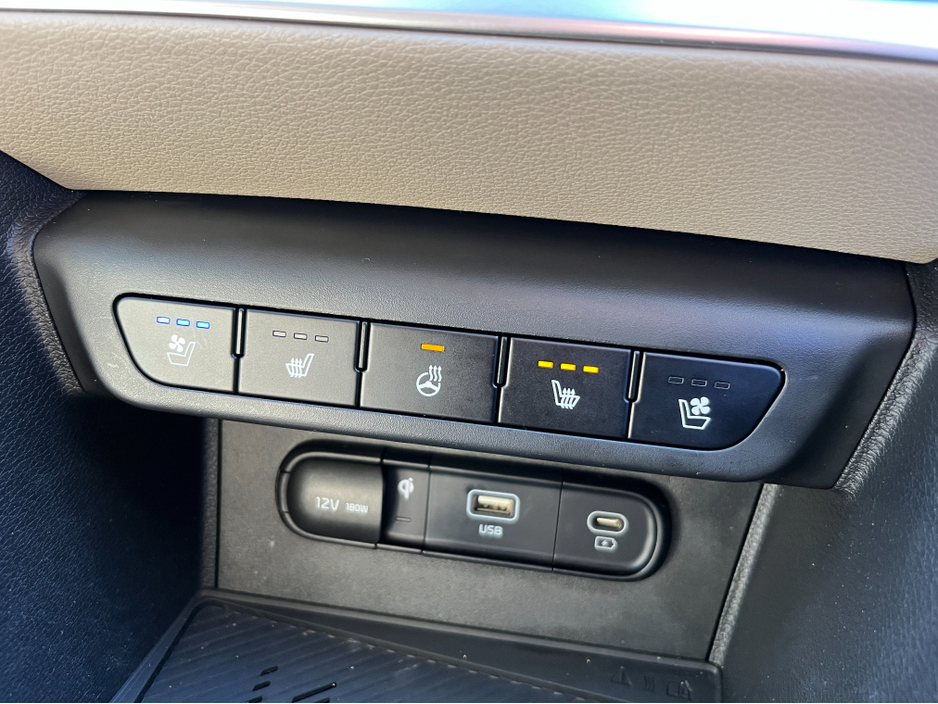 2022 Kia Sportage - image 22