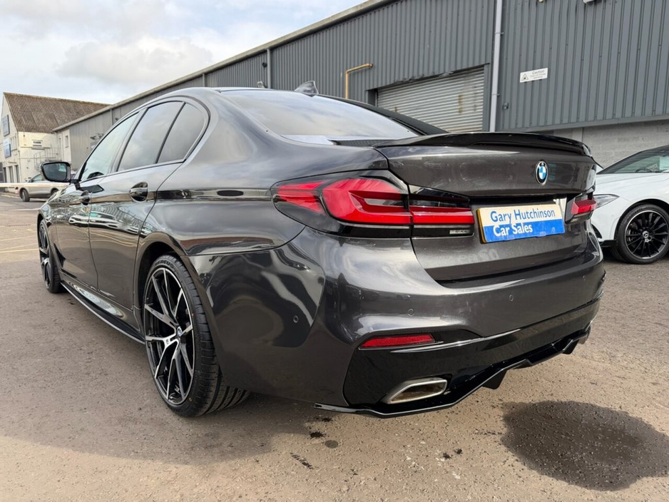 2020 BMW 5 Series - image 30