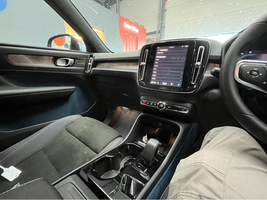 2022 Volvo XC40 2022 VOLVO XC40 EV RECHARGE ULTIMATE AUTOMATIC / CRUISE CONTROL / 360° CAMERA / ELECTRIC MEMORY & HEATED SEATS / PANORAMIC SUNROOF €27,950