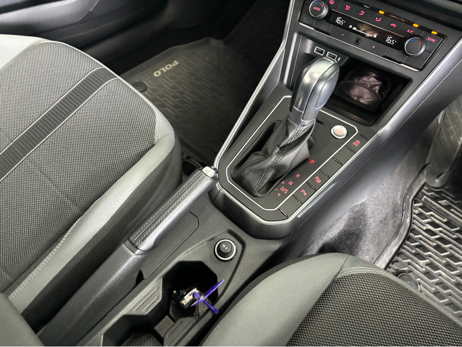 2019 Volkswagen Polo - image 9