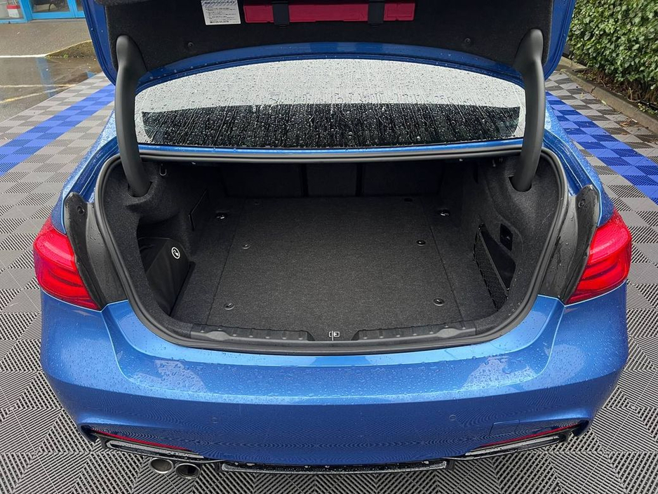 2019 BMW 3 Series 330e M-SPORT COMPETITION 2.0 HYBRID // LOW MILEAGE // NEW 20" M3 ALLOYS // HEATED SUEDE M-SPORT SEATS €25,900