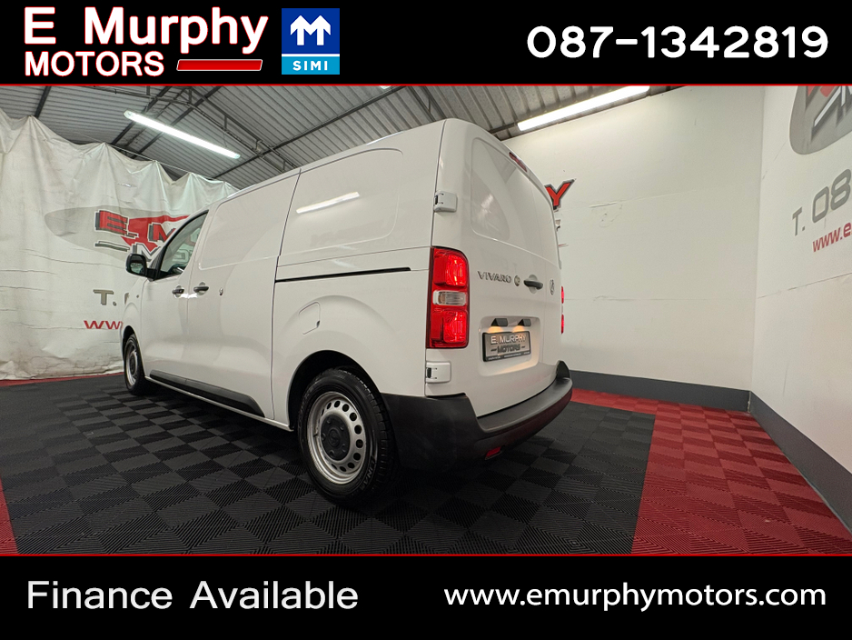 2020 Vauxhall Vivaro - image 6