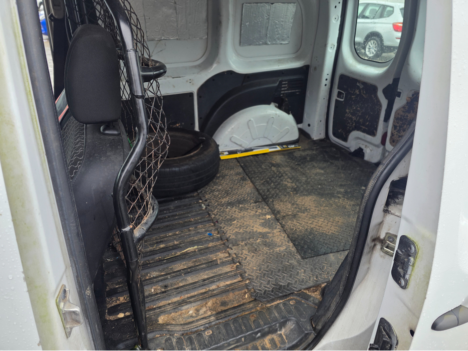 2014 Renault Kangoo - image 12