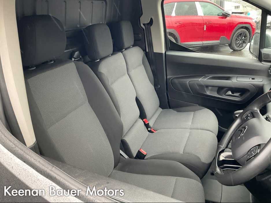 2022 Citroen Berlingo - image 6