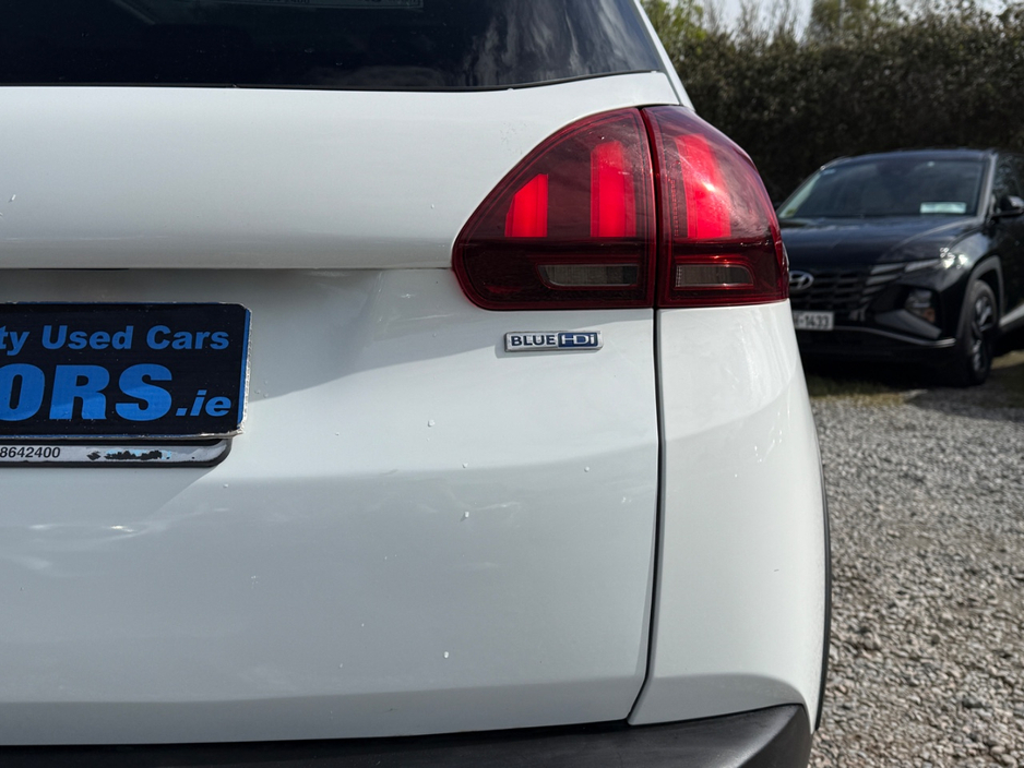 2016 Peugeot 2008 - image 14