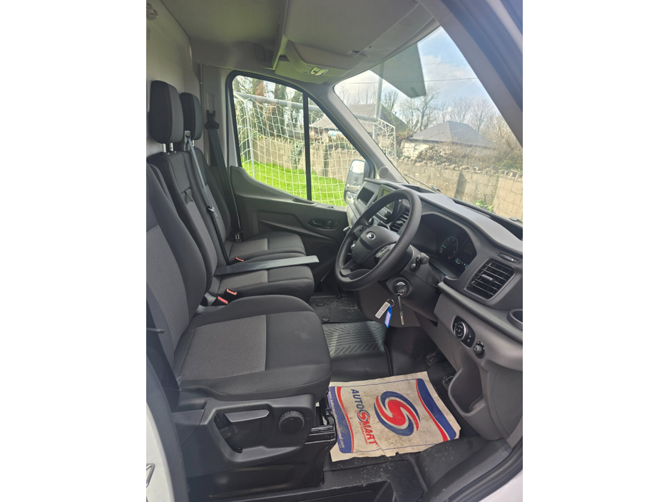 2023 Ford Transit - image 9