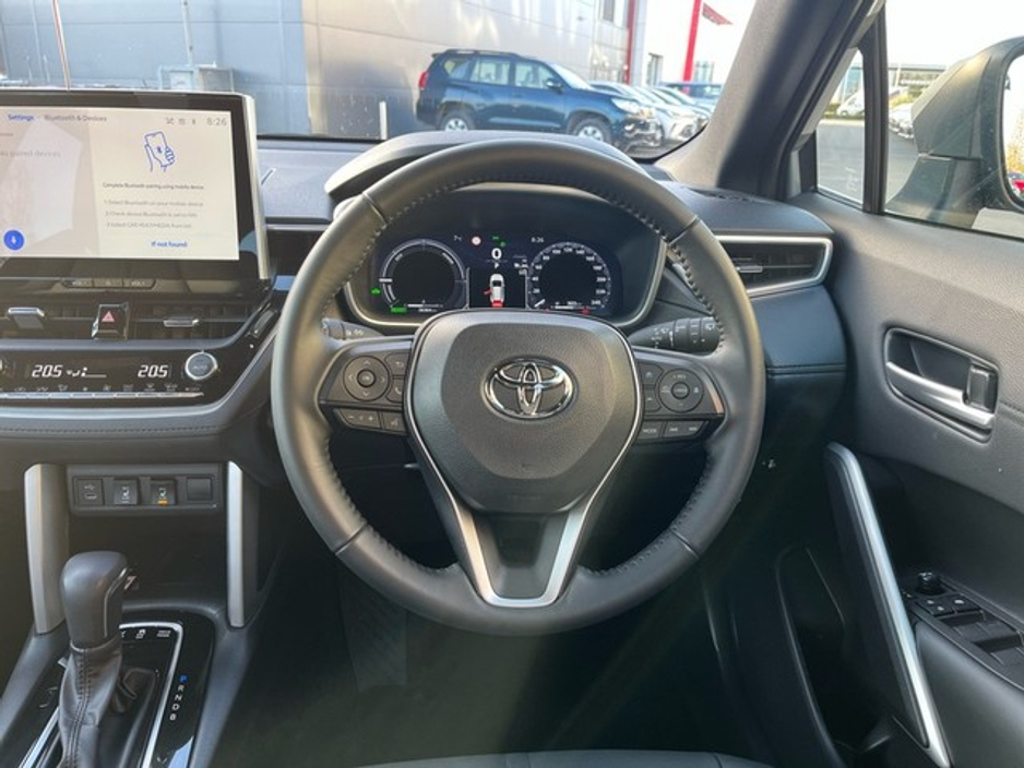 2024 Toyota Corolla Cross - image 9