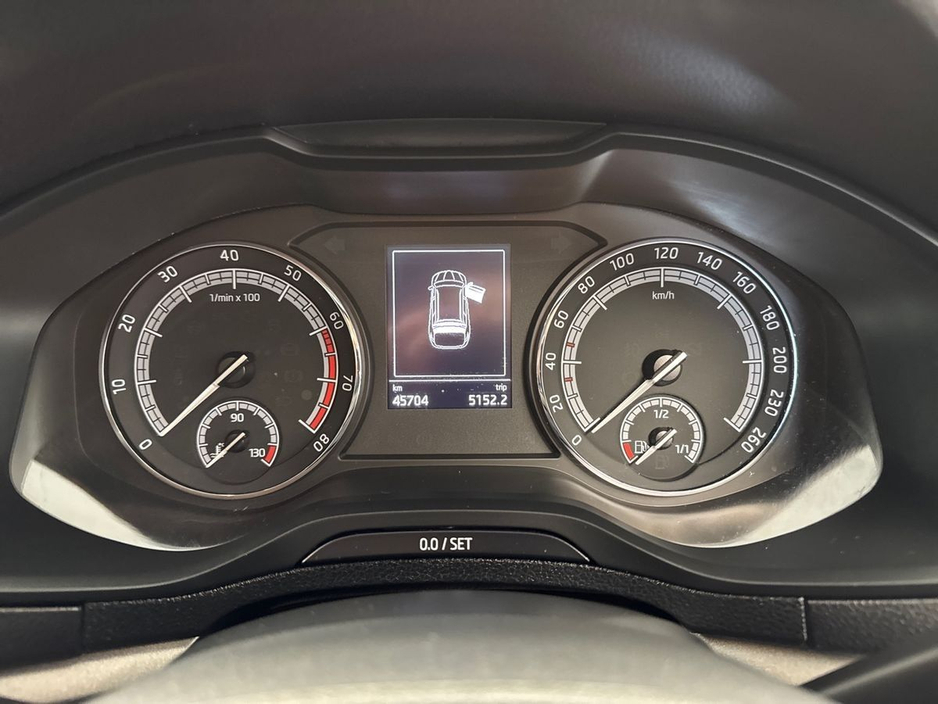 2020 Skoda Karoq - image 14