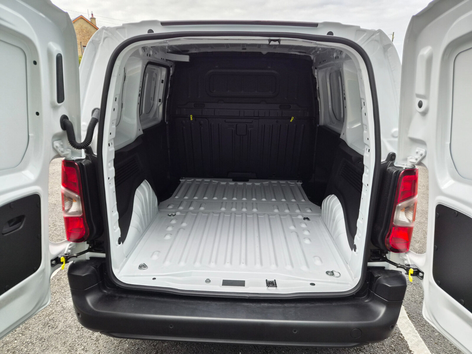 2026 Opel Combo - image 5