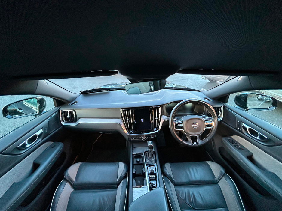 2019 Volvo S60 - image 16