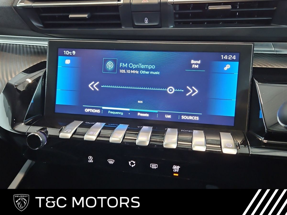 2020 Peugeot 508 Automatic, Front & Rear Parking Sensors with Reversing Camera, Cruise Control, Dual Climate Control, Low Mileage €22,995