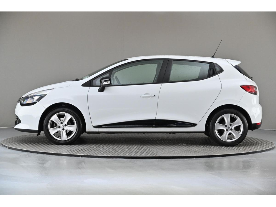 2016 Renault Clio - image 5