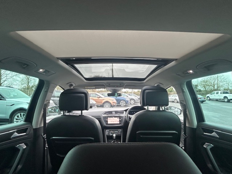 2020 Volkswagen Tiguan - image 17