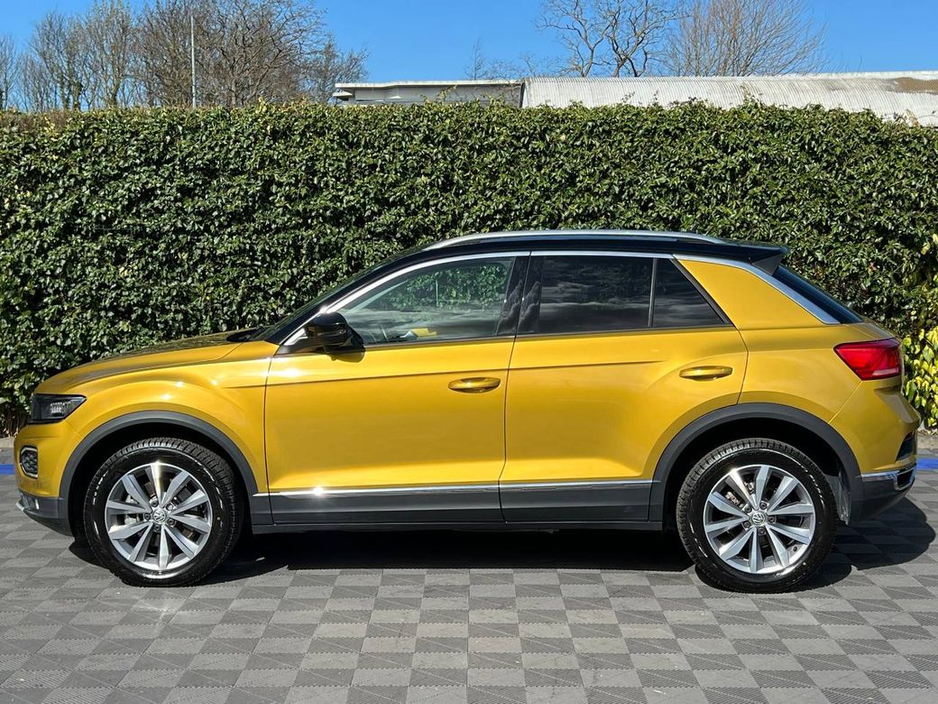 2020 Volkswagen T-Roc - image 3