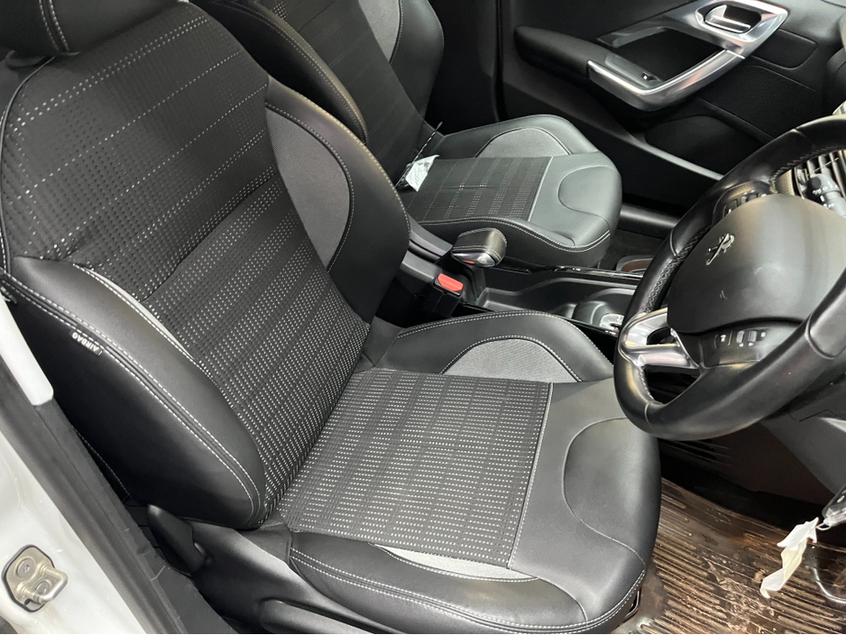 2017 Peugeot 2008 - image 9