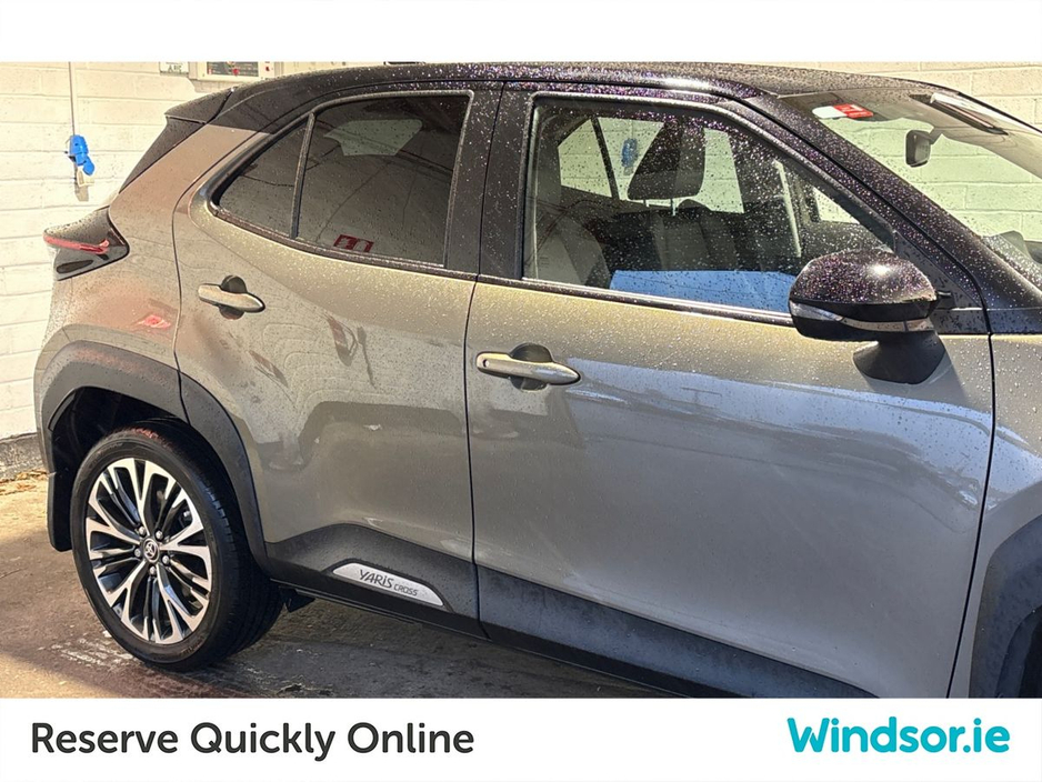 2023 Toyota Yaris Cross 1.5 Hybrid Sol €30,995