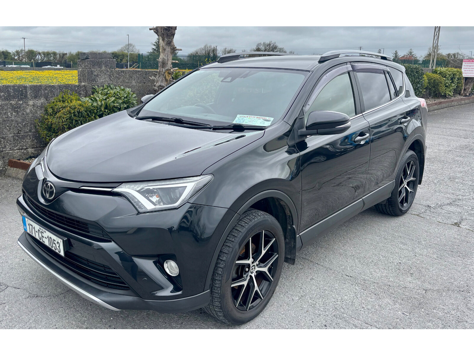 2017 Toyota Rav4 - image 4