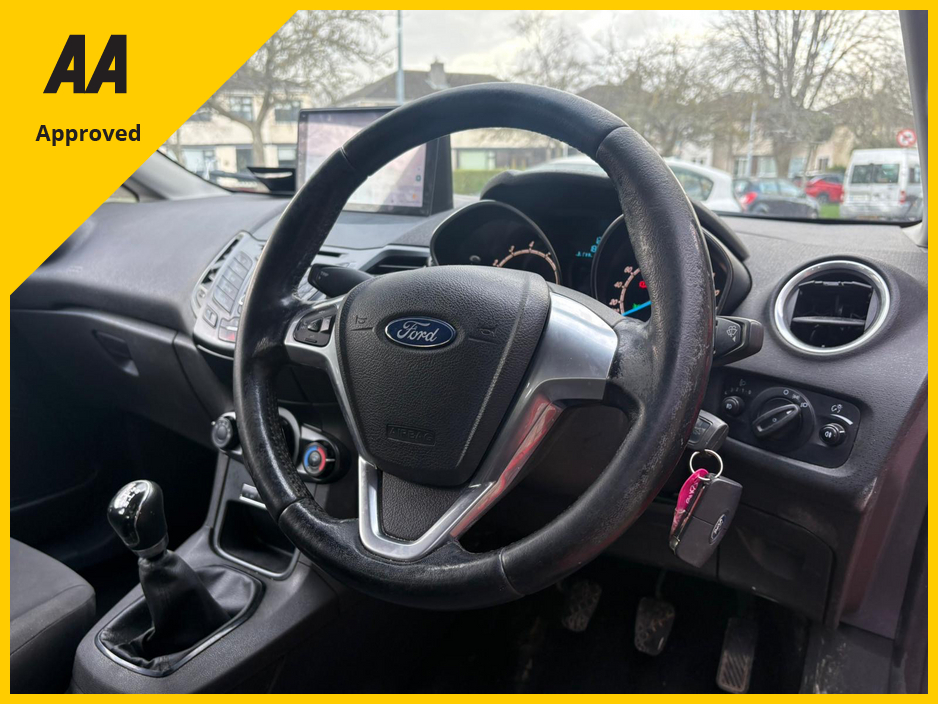 2017 Ford Fiesta - image 9