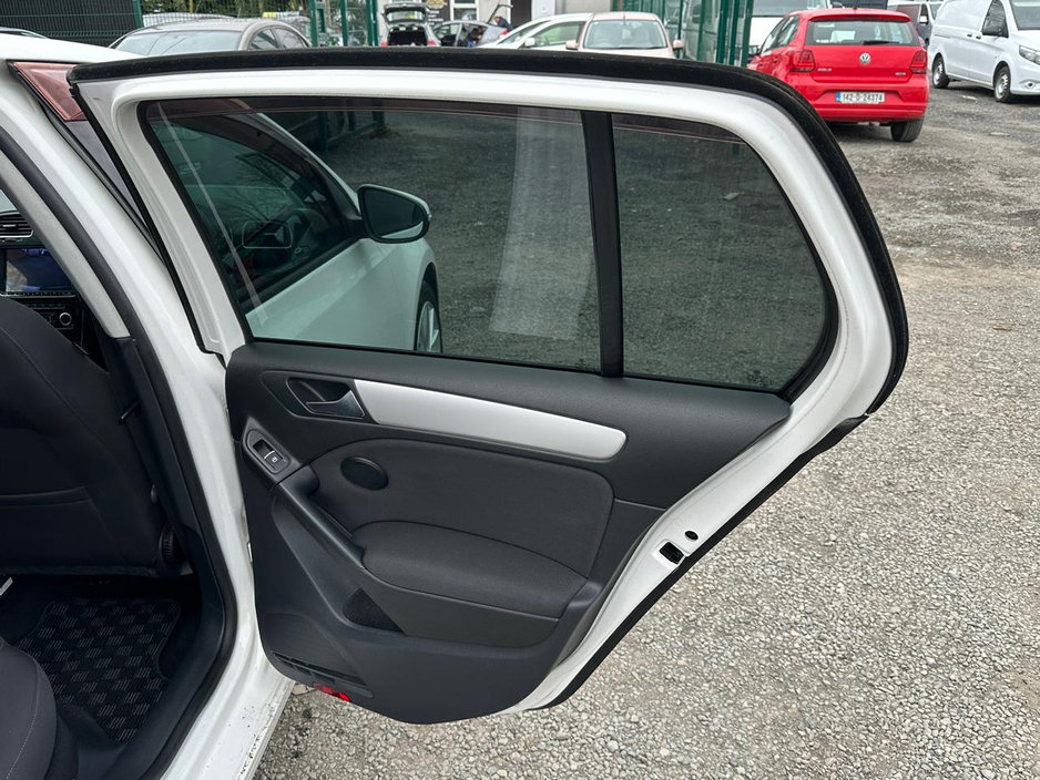 2012 Volkswagen Golf - image 11