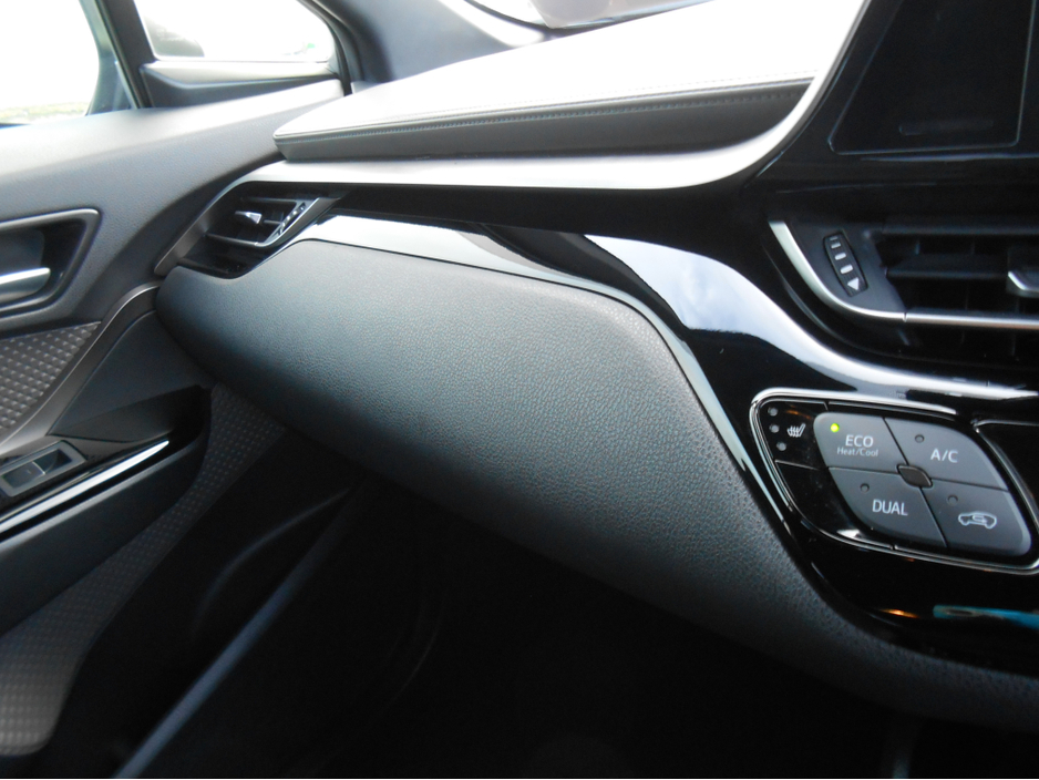 2020 Toyota C-HR - image 17