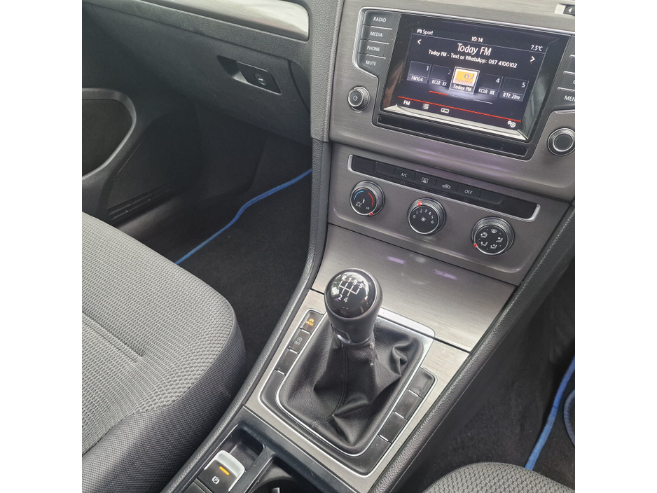 2013 Volkswagen Golf - image 13