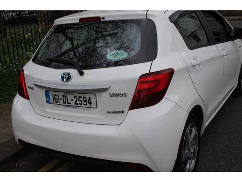 2016 Toyota Yaris - image 6