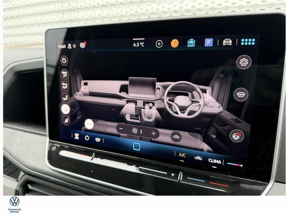 2026 Volkswagen Crafter HIGHLINE 30 MWB 140HP M6F €38,995