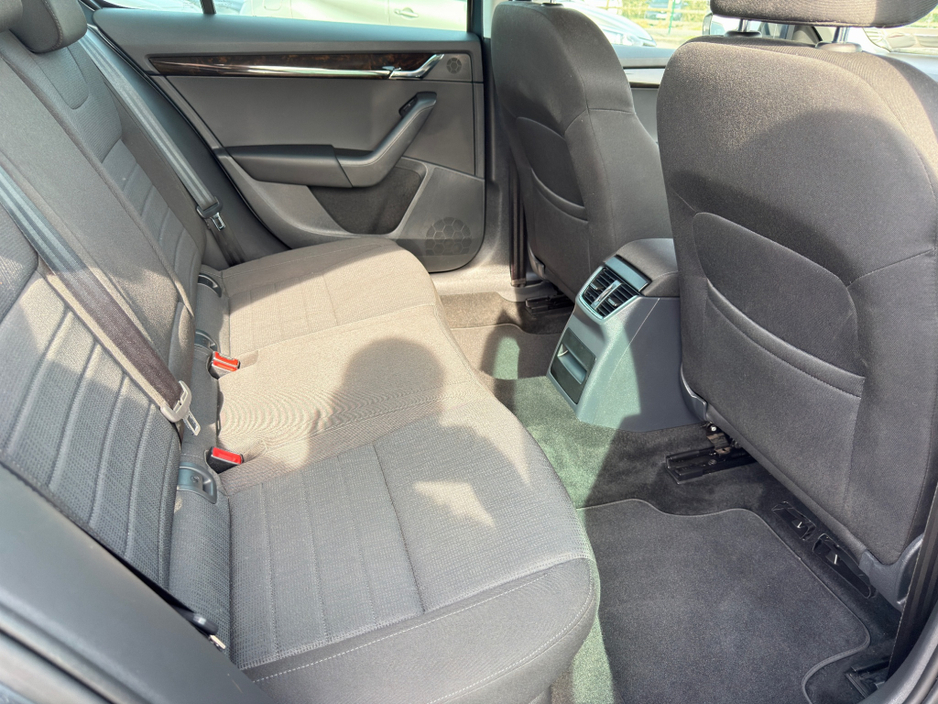 2016 Skoda Octavia - image 12