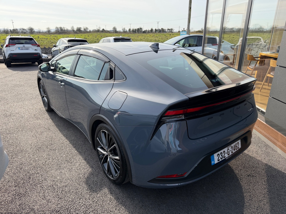 2023 Toyota Prius - image 8