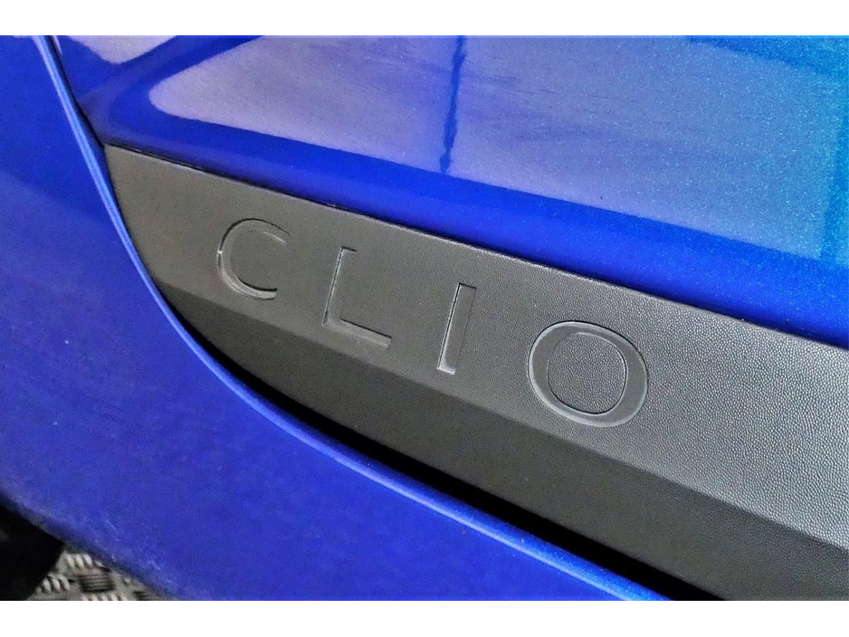 2022 Renault Clio - image 26