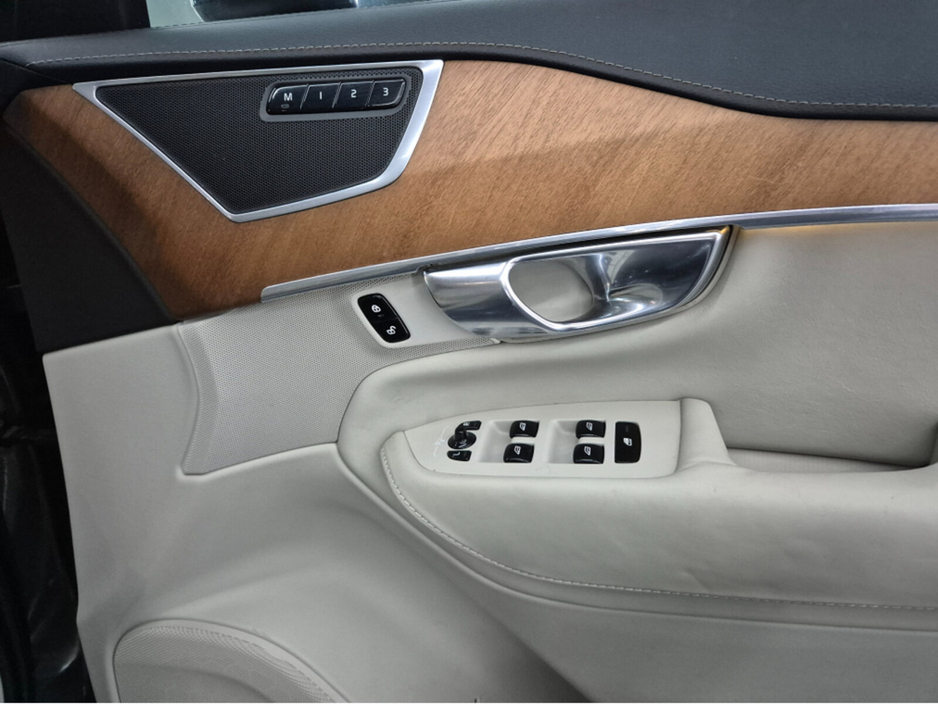 2019 Volvo XC90 - image 14