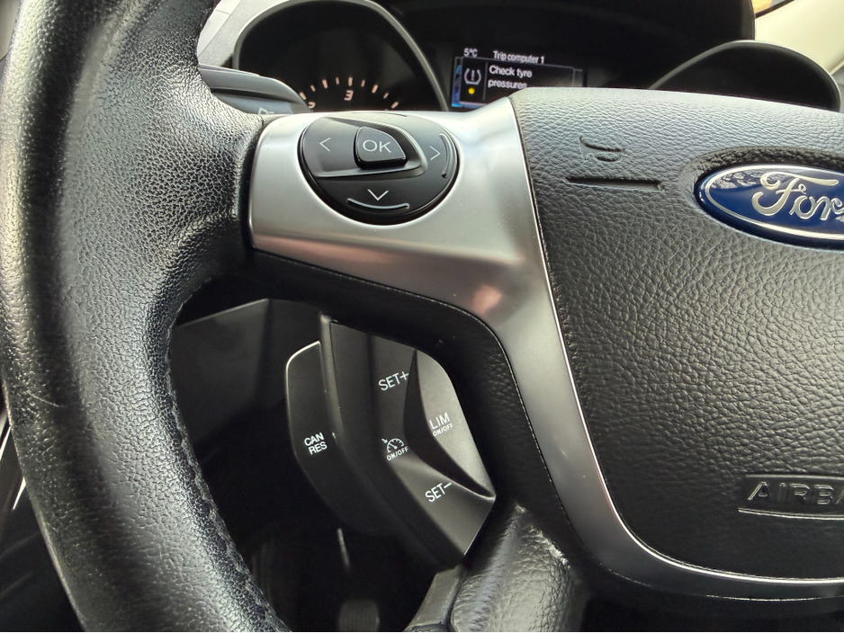 2016 Ford Kuga - image 17