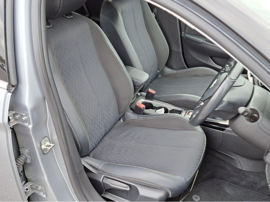 2021 Opel Corsa - image 14