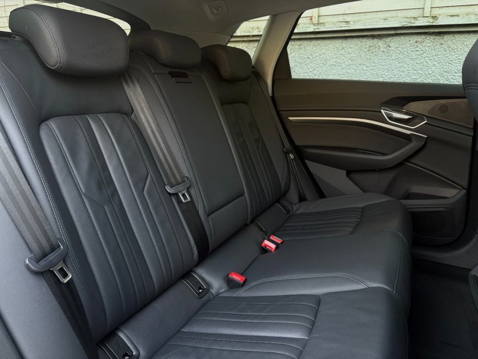 2021 Audi e-tron - image 21