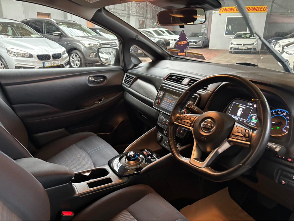 2019 Nissan Leaf - image 17