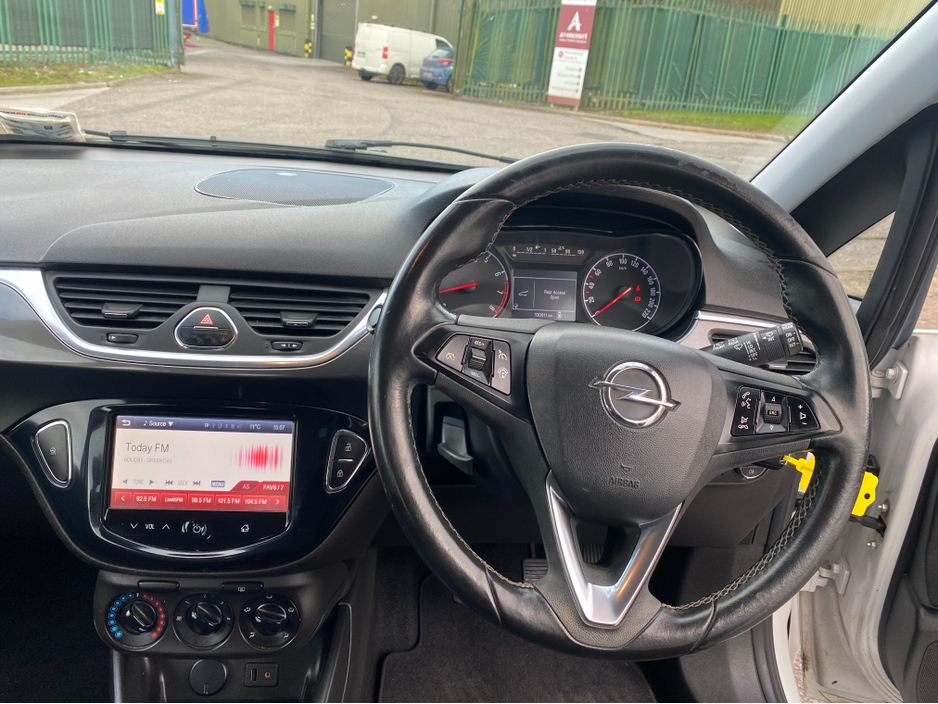 2016 Opel Corsa - image 12