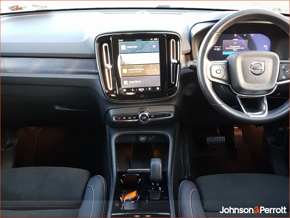 2025 Volvo EX40 82 kWh Extended Range Plus €49,900