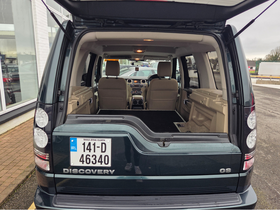 2014 Land Rover Discovery - image 5